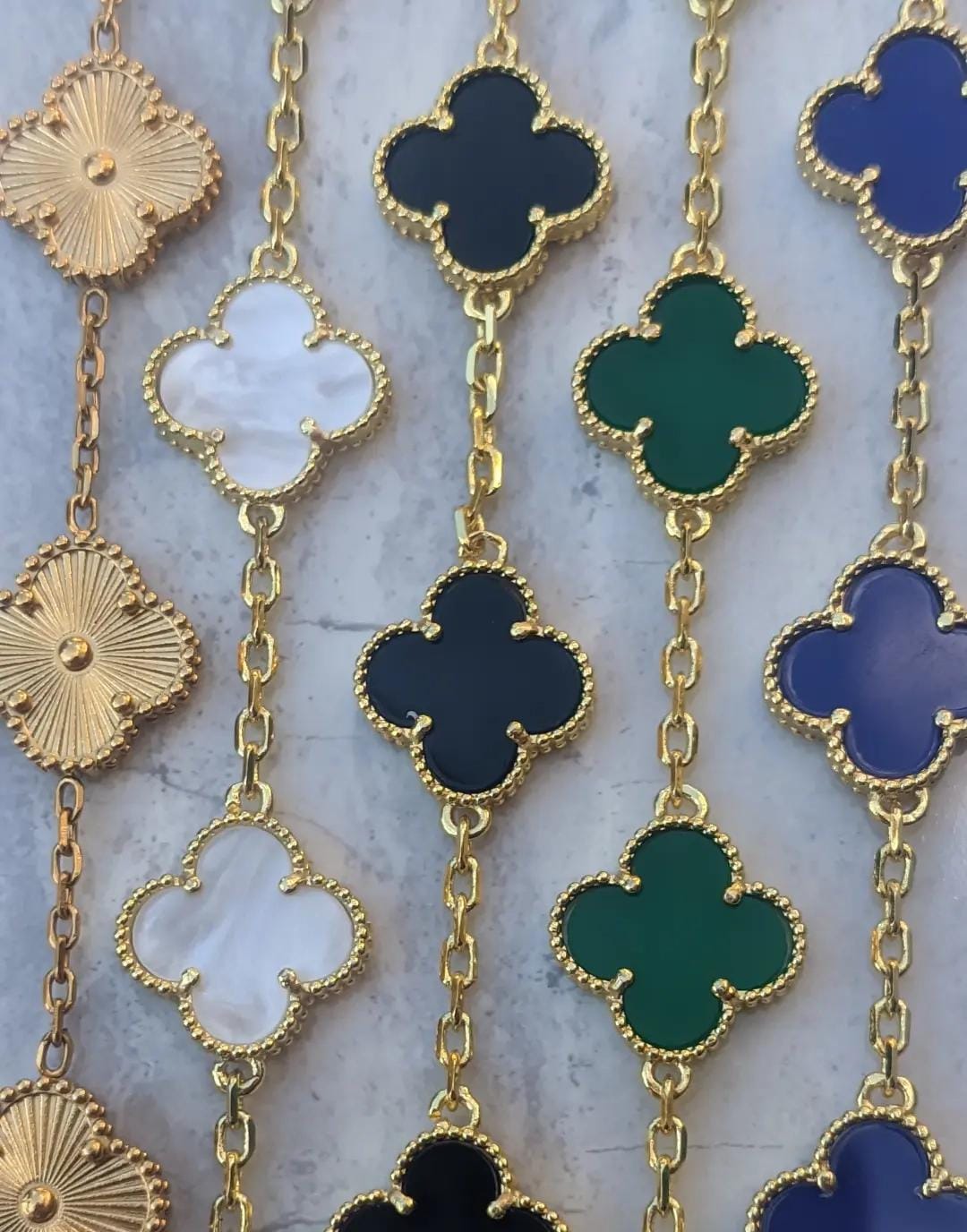 Pulsera Estilo Van Cleef, tu muñeca y tu con un estilo único y abundante .