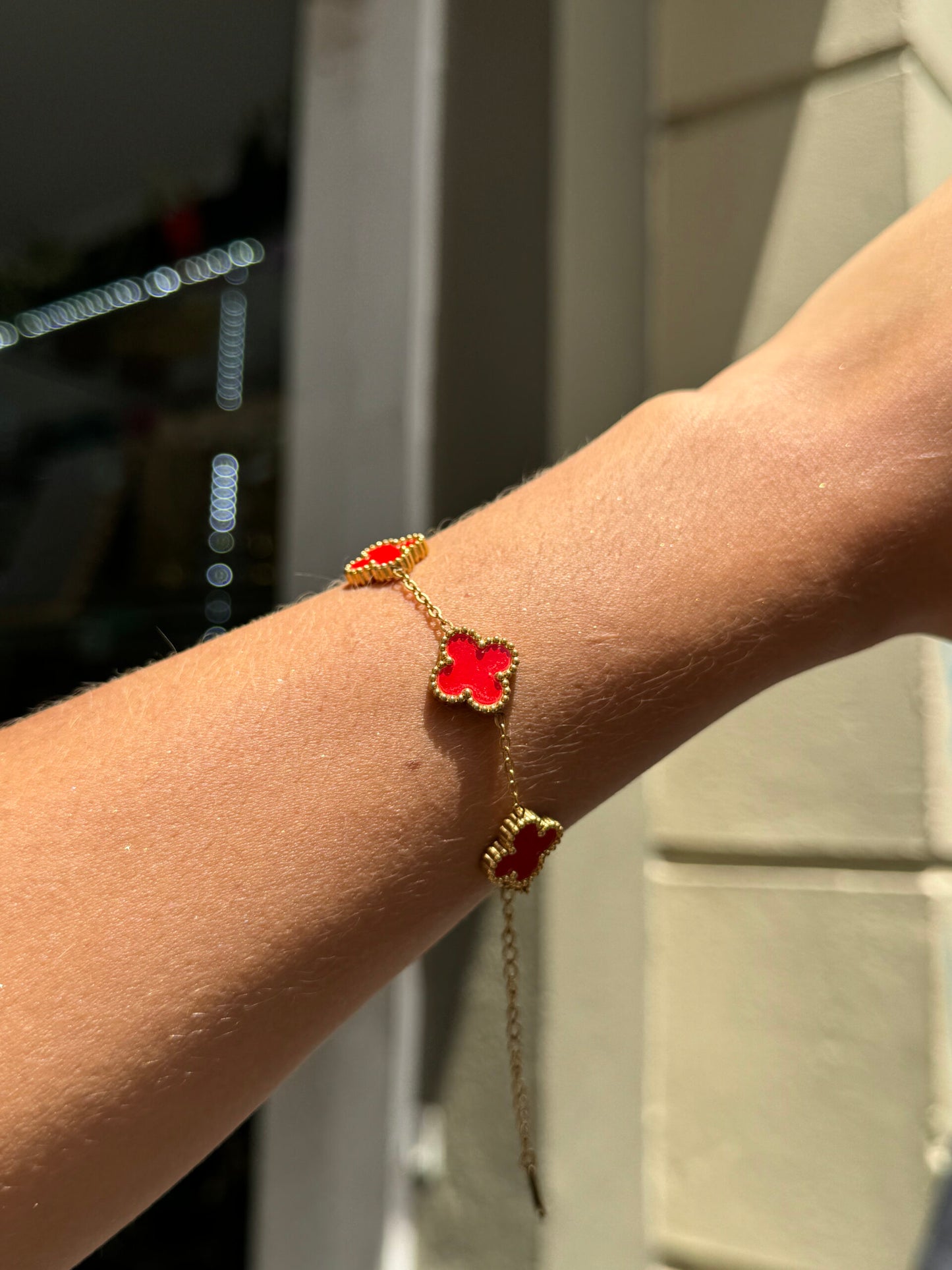 Pulsera Estilo Van Cleef,  tu muñeca y tu con un estilo único y abundante .