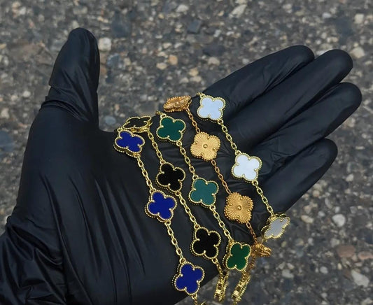 Pulsera Estilo Van Cleef,  tu muñeca y tu con un estilo único y abundante .